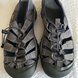 Keen Women’s Waterproof Sandals. Size 8.5. Gray, Navy, and Black.